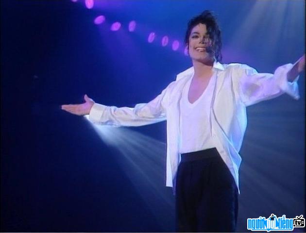 Hình ảnh Michael Jackson trên sân khấu