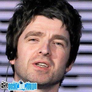 Một hình ảnh chân dung của Nghệ sĩ guitar Noel Gallagher