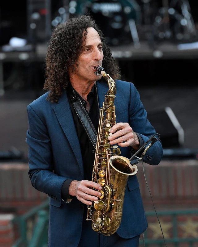 Một bức ảnh mới về Kenny G- Nghệ sĩ Saxophone nổi tiếng Seattle- Washington