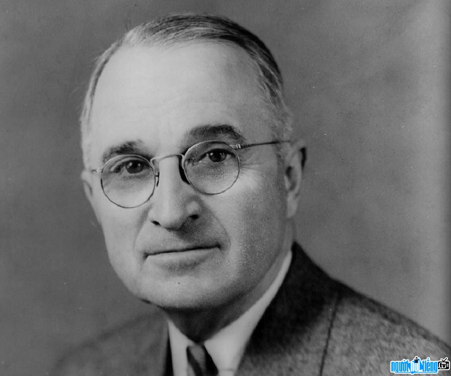 Harry S Truman là vị Tổng Thống thứ 33 của nước Mỹ