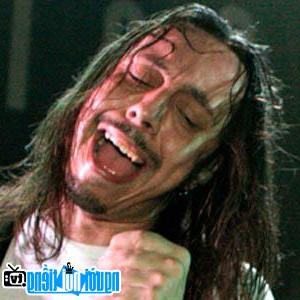 Một hình ảnh chân dung của Ca sĩ nhạc rock metal Andrea Ferro