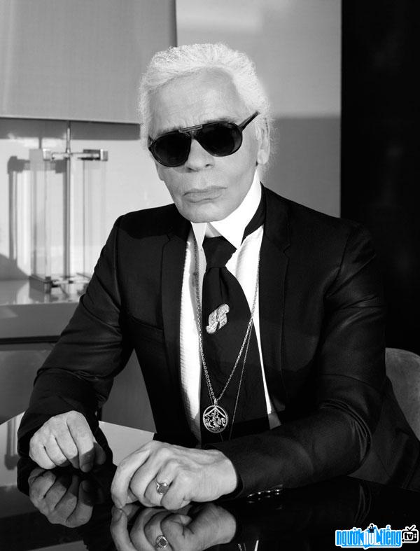 Karl Lagerfeld Nhà thiết kế thời trang có quyền lực tối cao