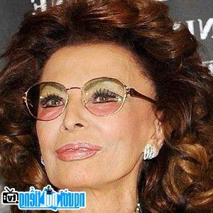 Một bức ảnh mới về Sophia Loren- Diễn viên nữ nổi tiếng Rome- Ý