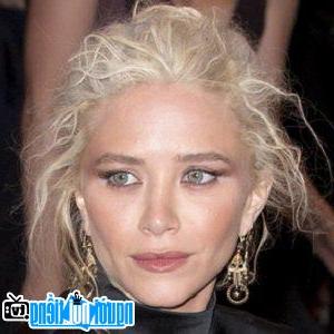 Một hình ảnh chân dung của Nữ diễn viên truyền hình Mary-Kate Olsen
