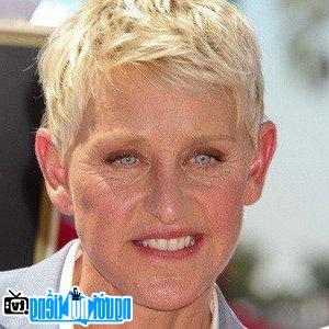 Một hình ảnh chân dung của Dẫn chương trình truyền hình Ellen DeGeneres