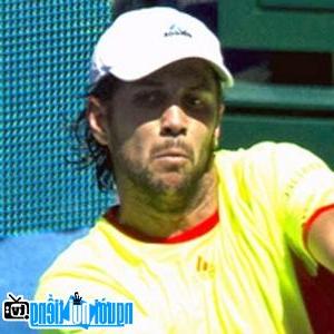 Một hình ảnh chân dung của VĐV tennis Fernando Verdasco