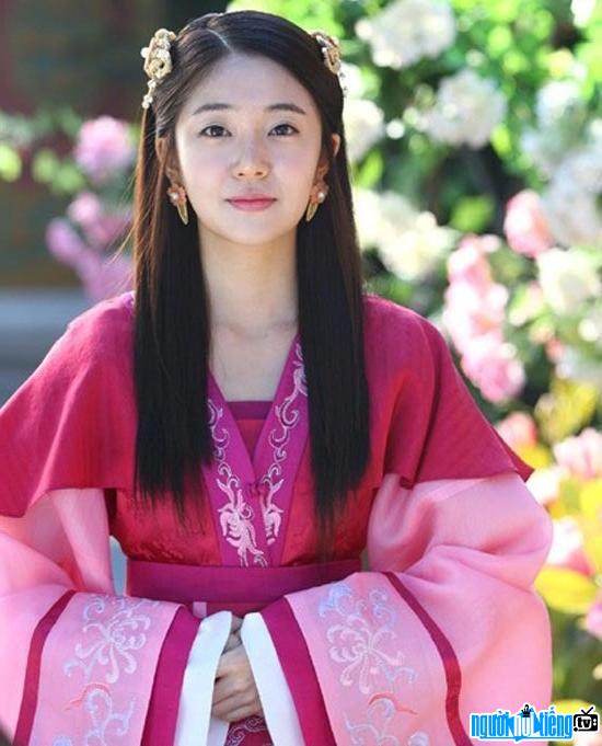 Baek Jin-hee trong bộ phim Hoàng Hậu Ki