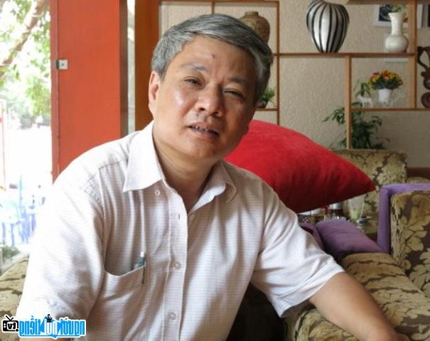 Hình ảnh về Nhà thơ Nguyễn Hưng Hải