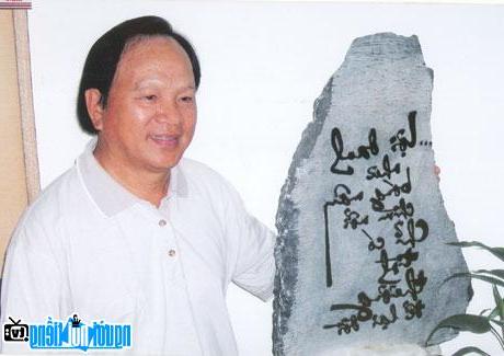 Hình ảnh về Nhà văn Trần Hữu Lục
