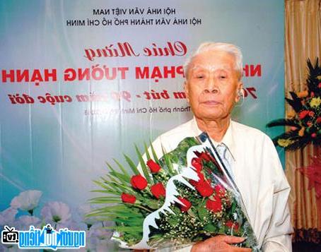 Nhà văn Phạm Tường Hạnh tại lễ mừng thọ 90 tuổi