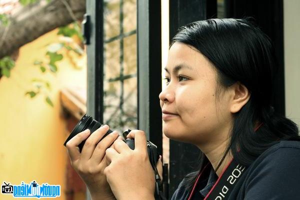 Nhà văn Trần Thu Trang với niềm đam mê chụp ảnh