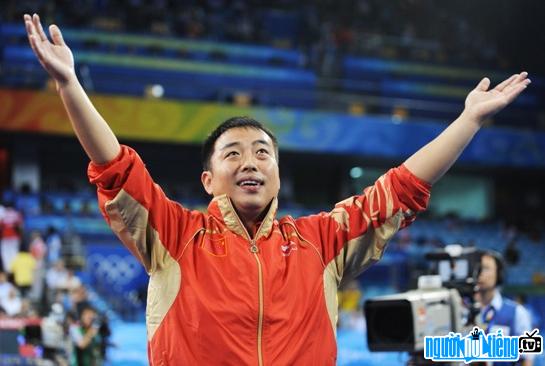 Lưu Quốc Lượng VĐV bóng bàn đầu tiên giành HCV Olympic.