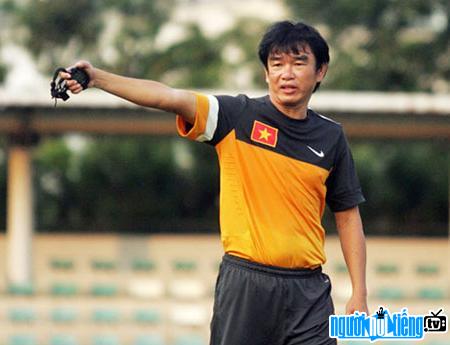Phan Thanh Hùng chính thức từ chức huấn luyện viên trưởng của đội tuyển quốc gia Việt Nam