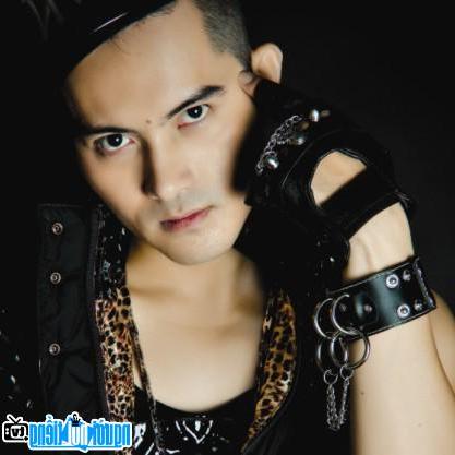 Hình ảnh ca sĩ Phong Đạt trong album mới