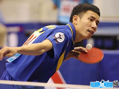 Đinh Quang Linh vô địch Giải Các tay vợt xuất sắc.