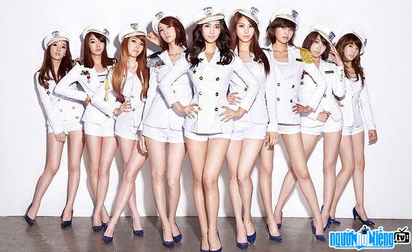SNSD nhóm nhạc gồm 9 thành viên xinh đẹp