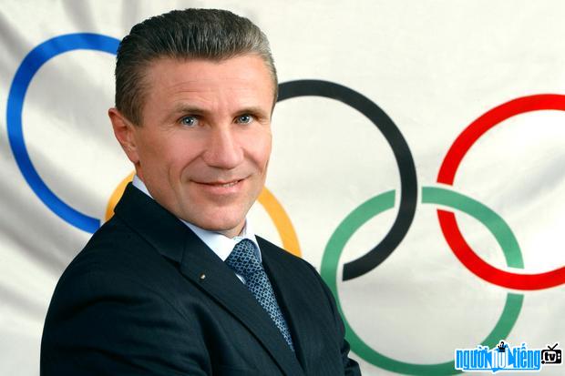 Serhiy Nazarovych Bubka là thành viên Ủy ban Olympic quốc tế
