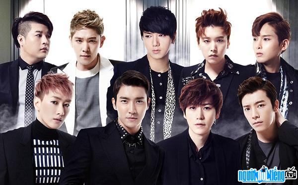 Nhóm nhạc Super Junior hiện hoạt động với 9 thành viên
