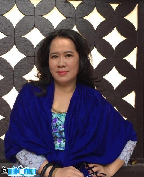 Một hình ảnh mới về Nhà văn Nguyễn Thị Thu Huệ