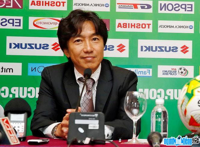Miura Toshiya - Huấn luyện viên bóng đá người Nhật Bản