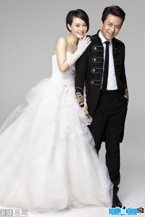 Ảnh cưới của diễn viên Tôn Lệ và Đặng Siêu