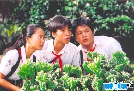 Hình ảnh diễn viên Vũ Long (phải) cùng hai diễn viên của "Kính vạn hoa"