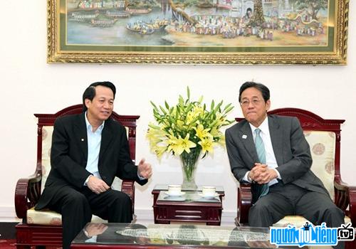 Bộ trưởng Lao động thương bình và xã hội Đào Ngọc Dung tiếp Đại sứ Kunio