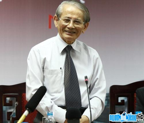 Giáo sư Phan Huy Lê - chuyên gia hàng đầu về lịch sử Việt Nam