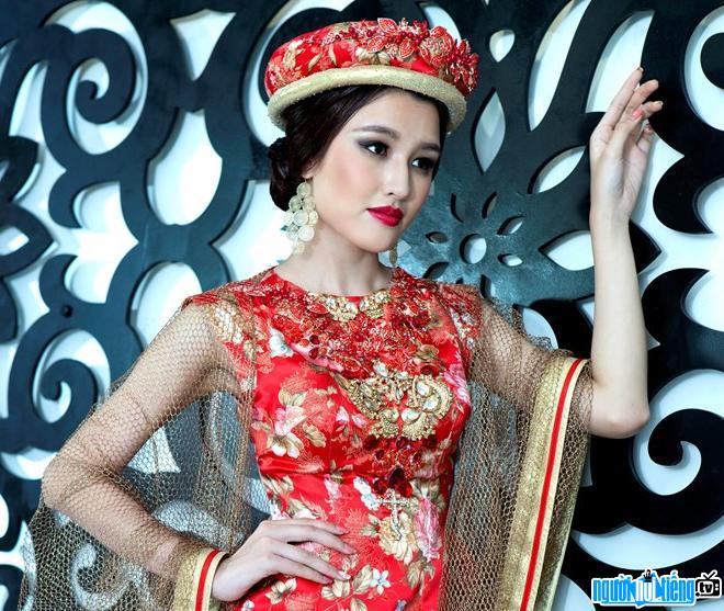 Người mẫu Đặng Phạm Phương Chi khi tham gia cuộc thi Nữ hoàng du lịch Quốc tế 2016