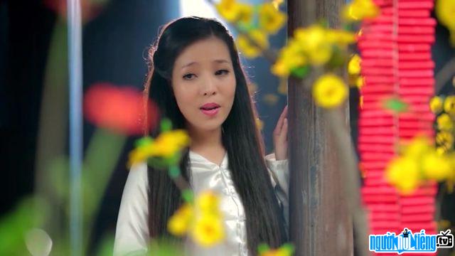 HÌnh ảnh ca sĩ Lưu Ngọc Hà trong một MV âm nhạc của cô