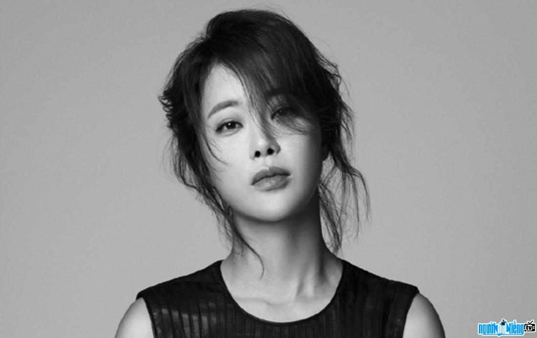 Nữ ca sĩ xinh đẹp ca sĩ Baek Ji Young