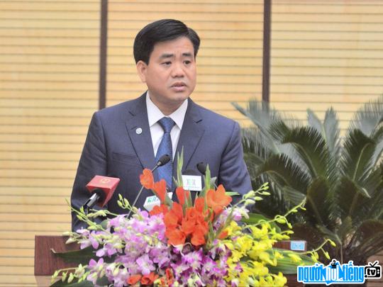 Hình ảnh thiếu tướng Nguyễn Đức Chung đang phát biểu tại một hội nghị