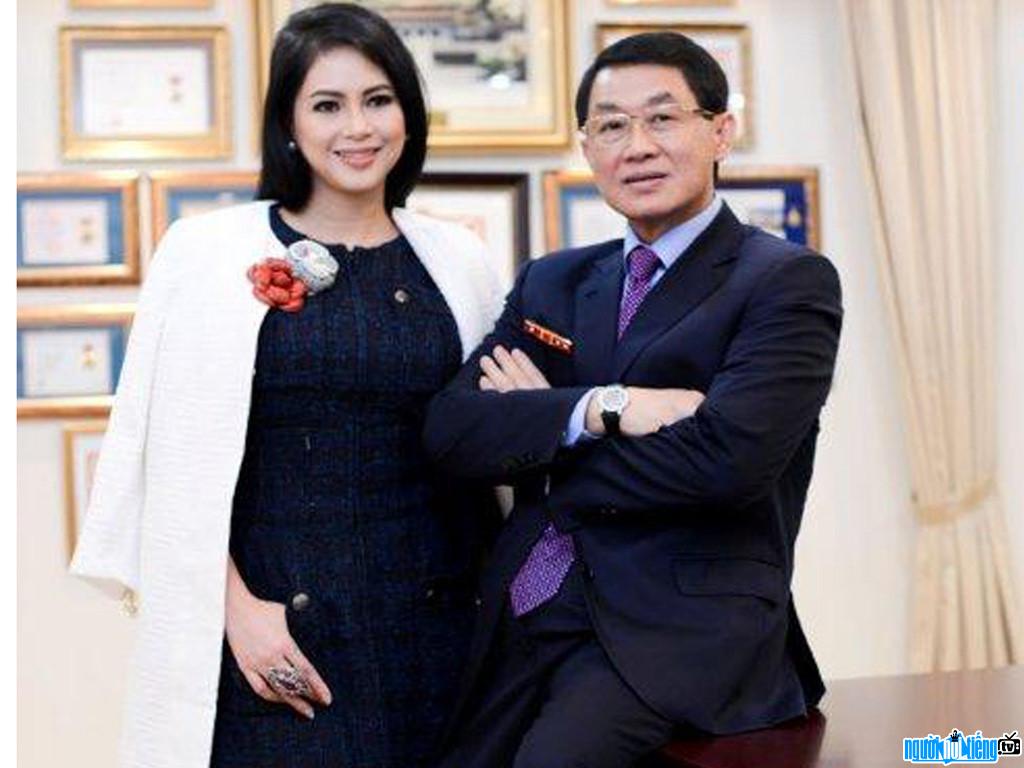 Vợ chồng Johnathan Hạnh Nguyễn - Thủy Tiên