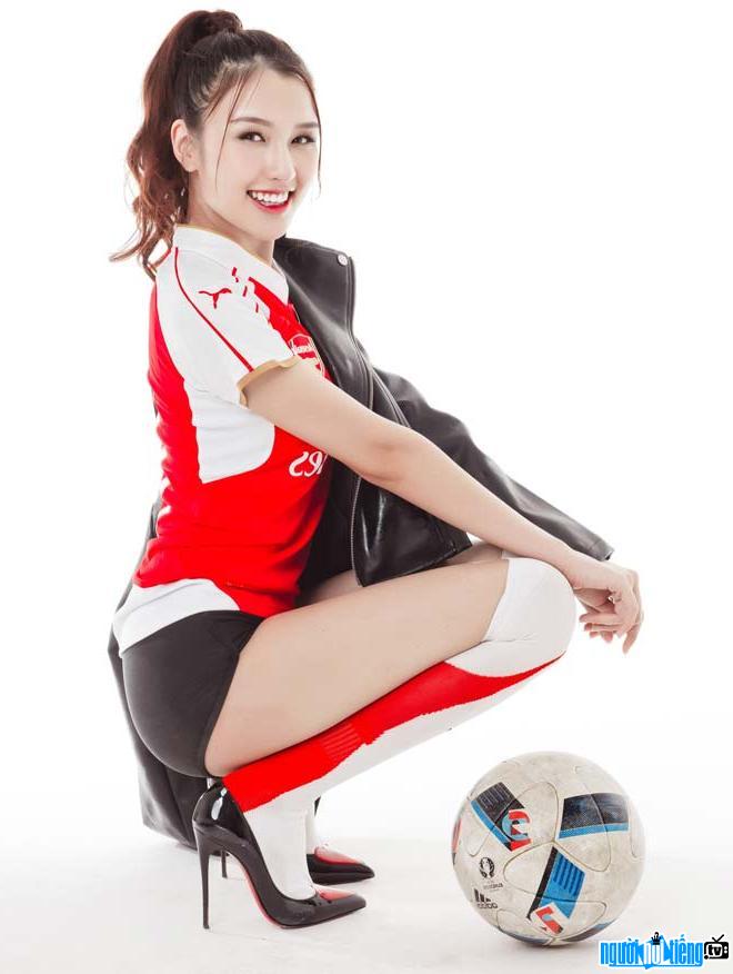 Người mẫu Phương Chi khỏe khoắn trong trang phục thể thao
