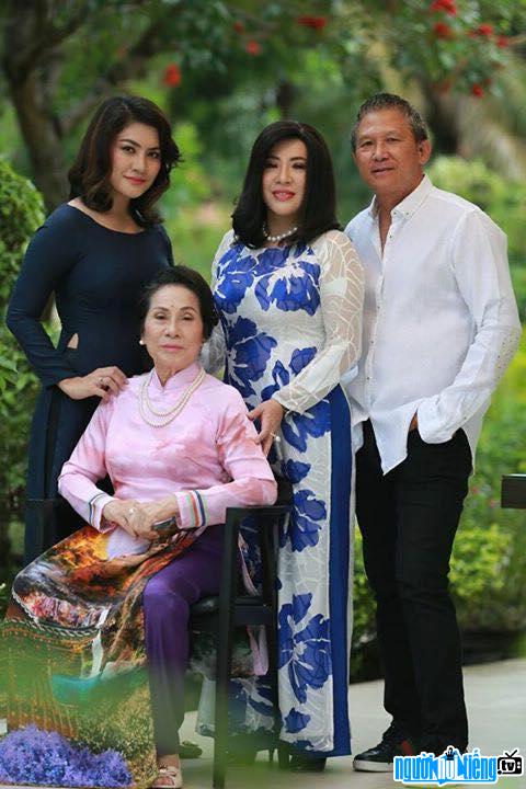 Hình ảnh gia đình nữ doanh nhân Lê Hoài Anh