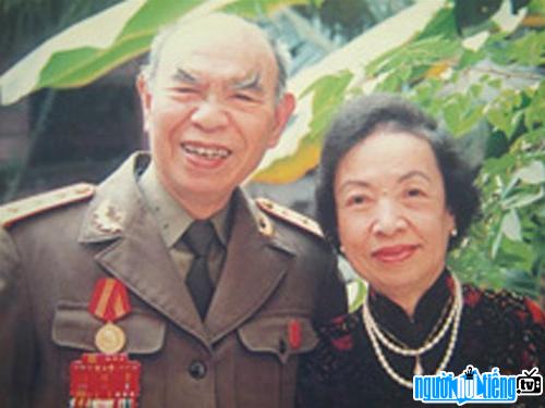 Vợ chồng Thượng Tướng Hoàng Minh Thảo
