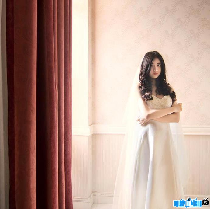 Bức ảnh diễn viên Lương Ánh My hóa thành cô dâu xinh đẹp và gợi cảm