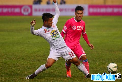 Cầu thủ Vũ Văn Thanh trong trận thi đấu