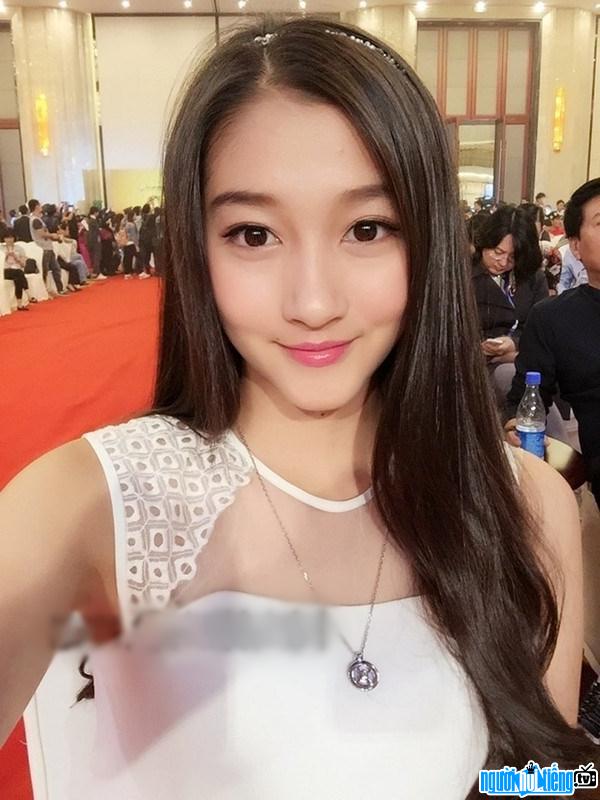 Hình ảnh selfie cực đẹp của diễn viên Quan Hiểu Đồng