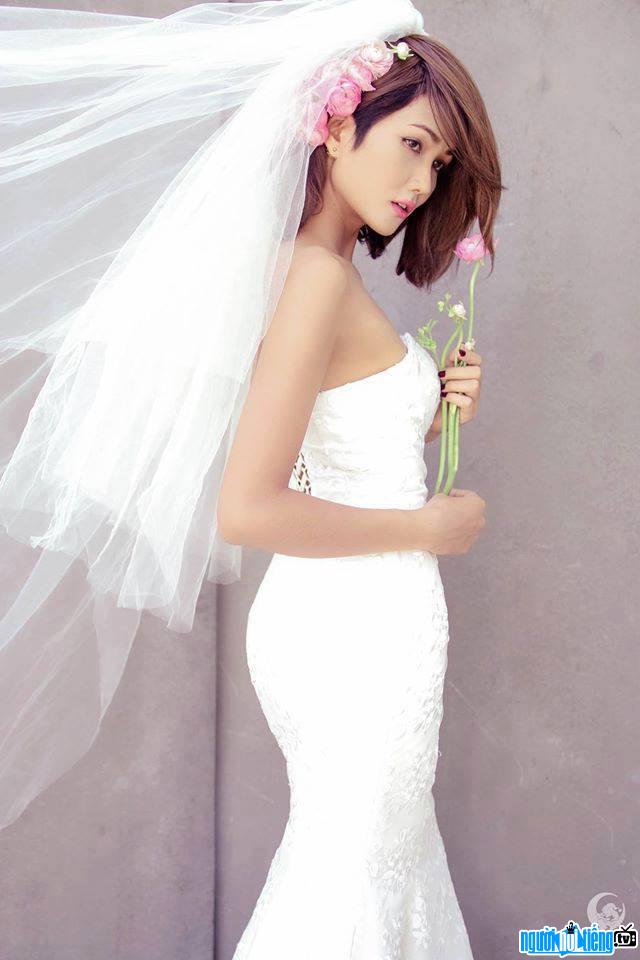 Hình ảnh người mẫu H'Hen Niê hóa thân thành cô dâu quyến rũ