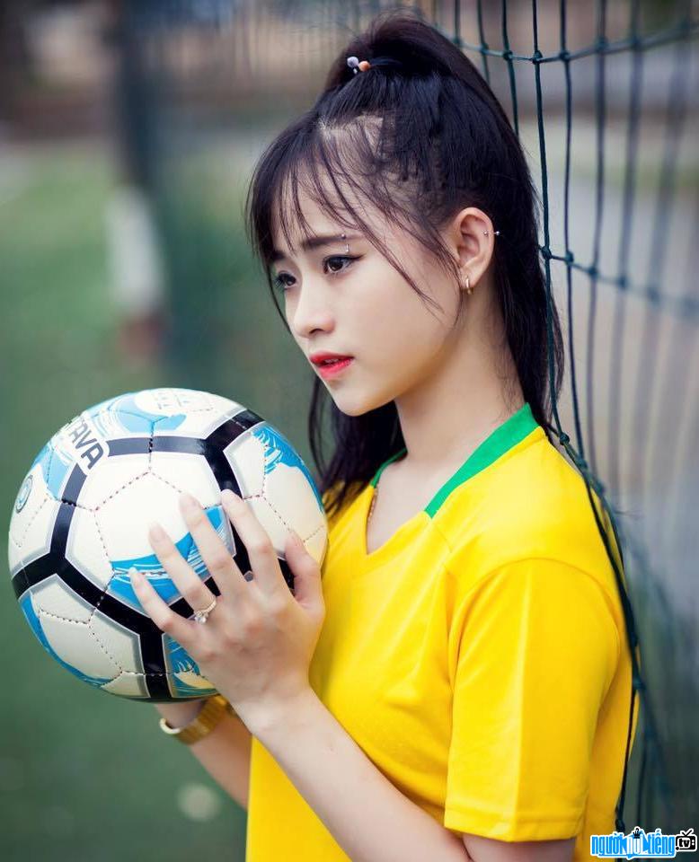 Hình ảnh hotface Tạ Thị Phương Thúy hóa thân thành cô nàng hot girl thể thao