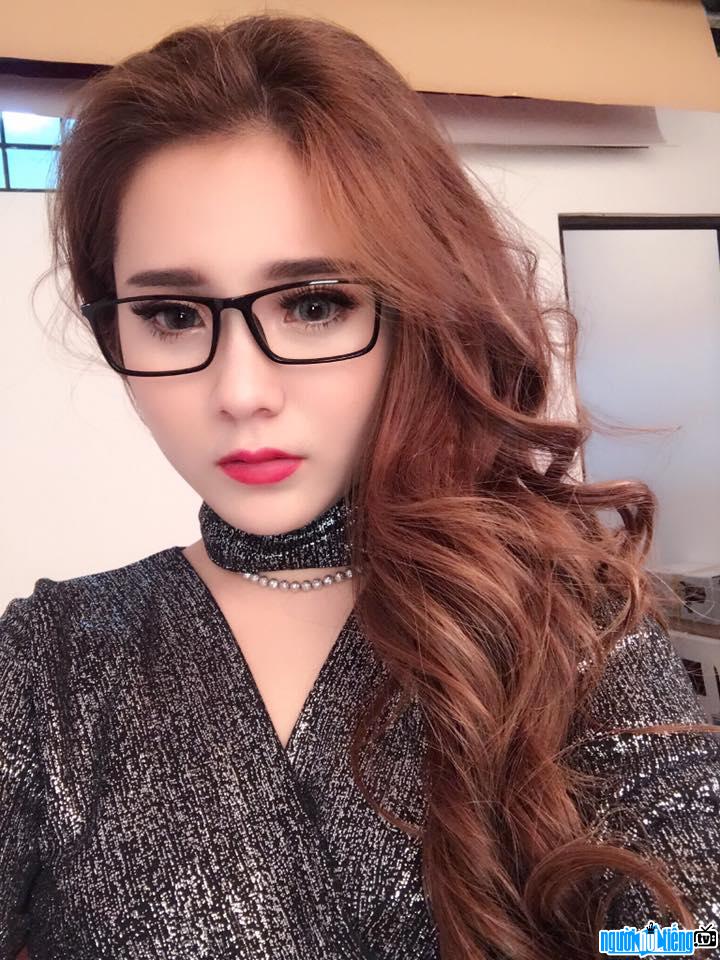 Hot girl Nguyễn Ngọc Trà Mi nghỉ học từ năm lớp 9 để chinh phục ước mơ kinh doanh