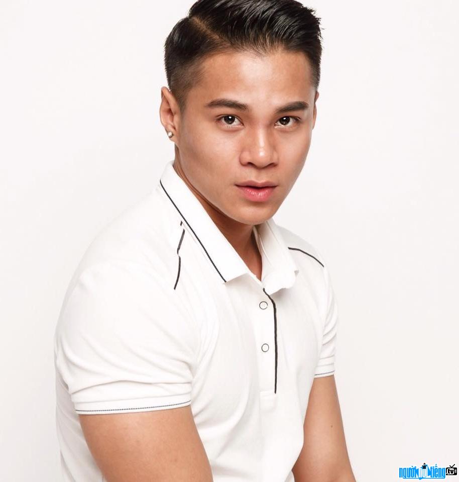 Người mẫu Đàm Quang Phúc thử sức với vai trò diễn viên trong series "Học viện khó đỡ"