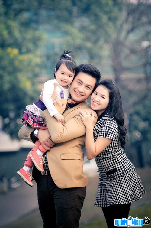 Gia đình hạnh phúc của bé Minh Khánh