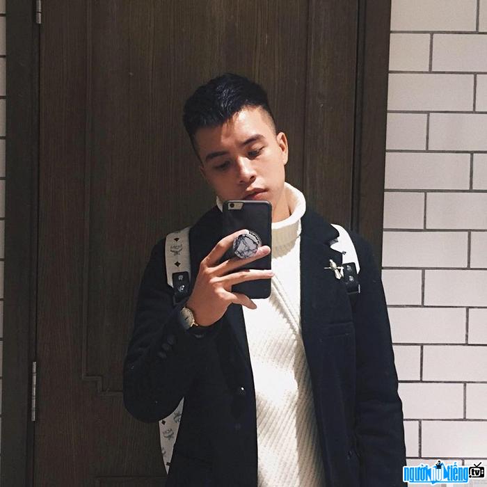 Hot boy Phạm Đức Hùng bị gia đình ngăn cản tình yêu đồng giới