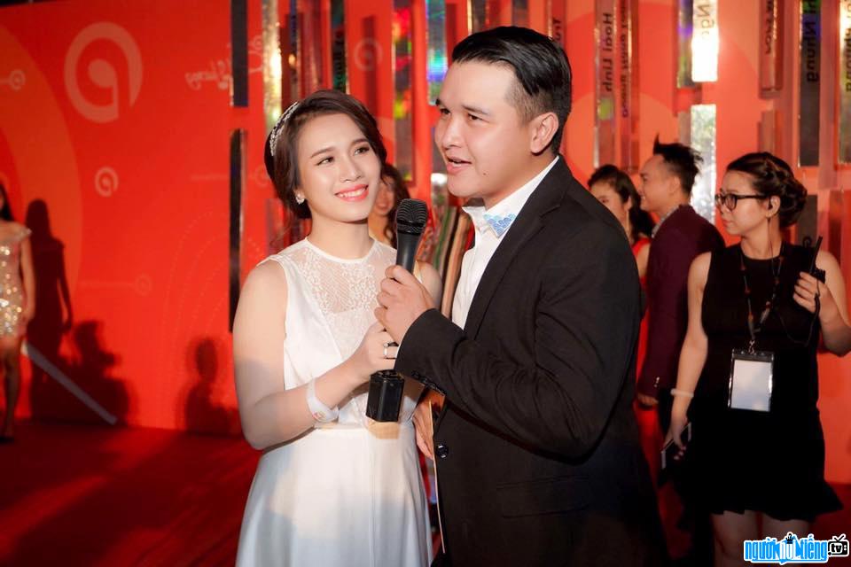 Hình ảnh diễn viên Mai Bảo Ngọc vui vẻ bên người chồng mới cưới