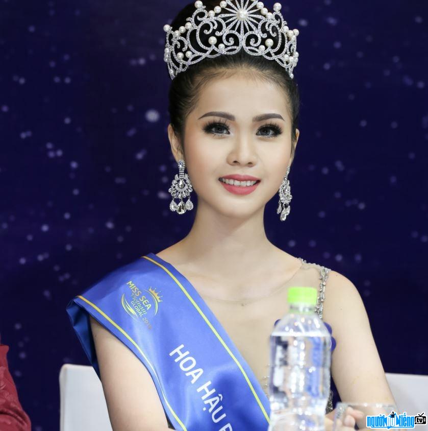 Hình ảnh hoa hậu Nguyễn Thị Kim Ngọc sau đăng quang