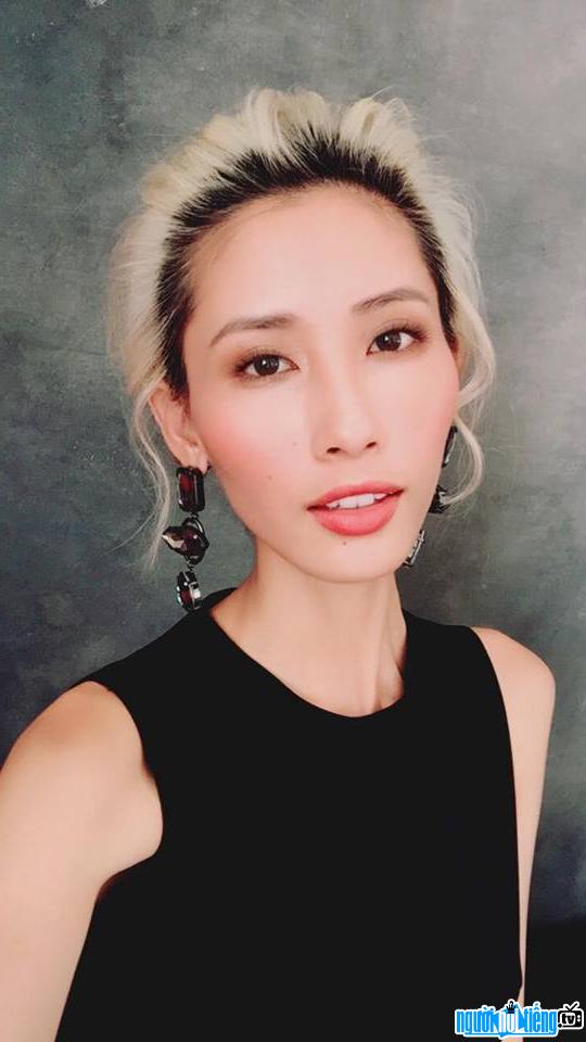 Hình ảnh mới nhất về người mẫu Hằng Nguyễn