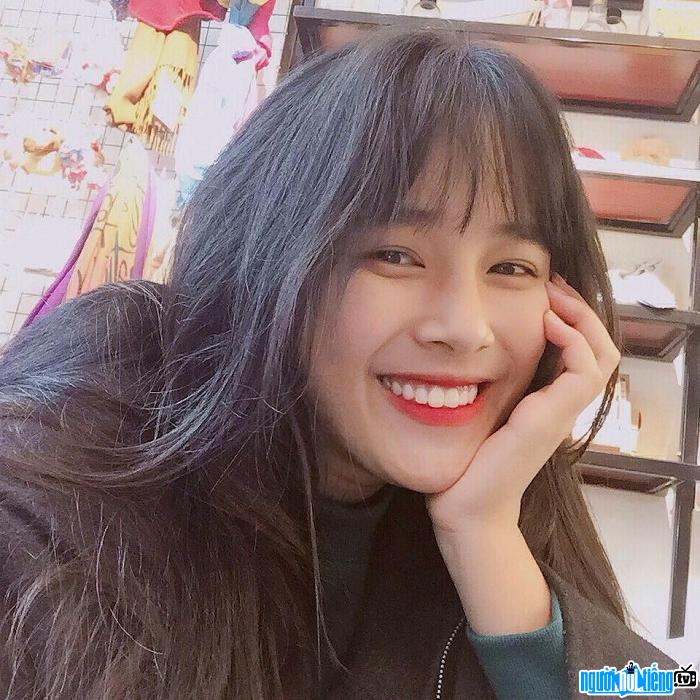 Nụ cười tươi của hot girl Nguyễn Tùng Mai