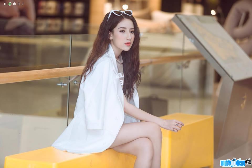 Hình ảnh mới nhất về hot girl Nguyễn Lâm Hoàng Quyên